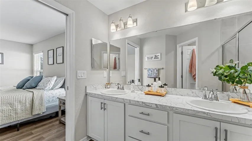 primary bed/bath