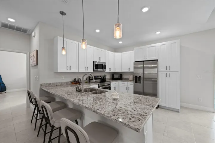 Kitchen with Breakfast Bar