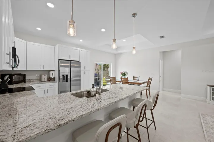 Kitchen with Breakfast Bar