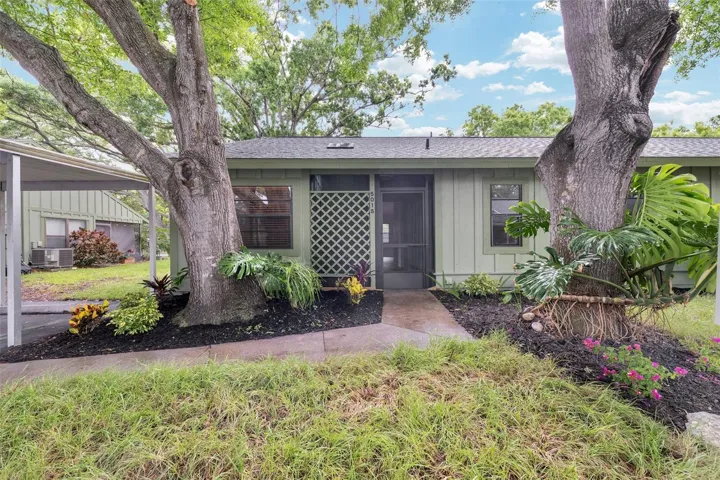 5015 Barrington CIR