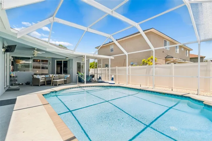 Pool/Lanai