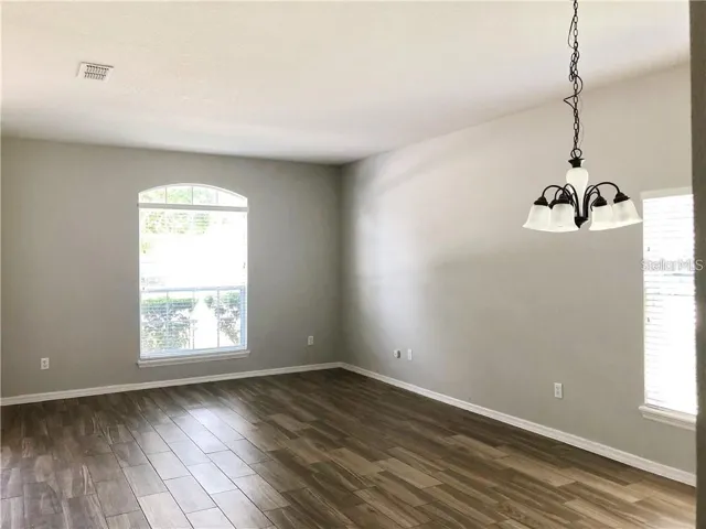 Living room separation from living room and the kitchen for privacy