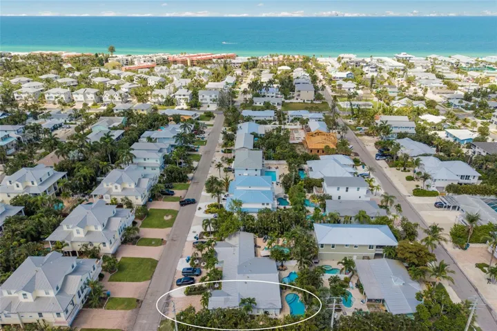 Great location in the heart of Holmes Beach - make 324 64th St your piece of paradise today!