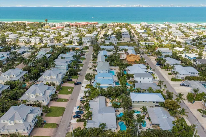 Short walk to the stunning beaches on Anna Maria Island