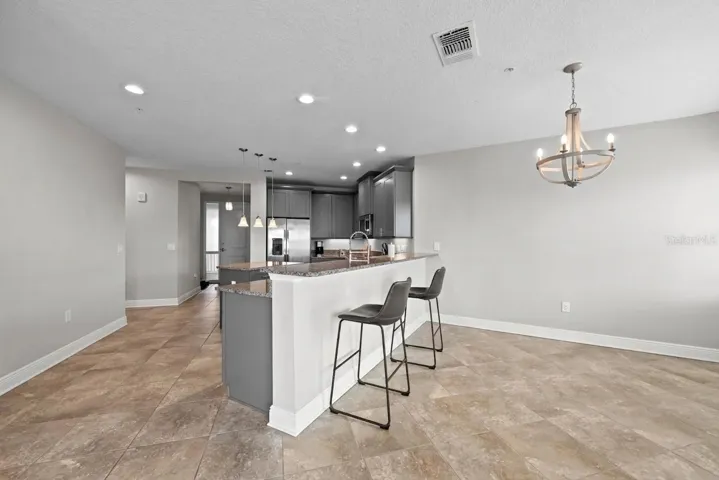 Kitchen with Breakfast Bar