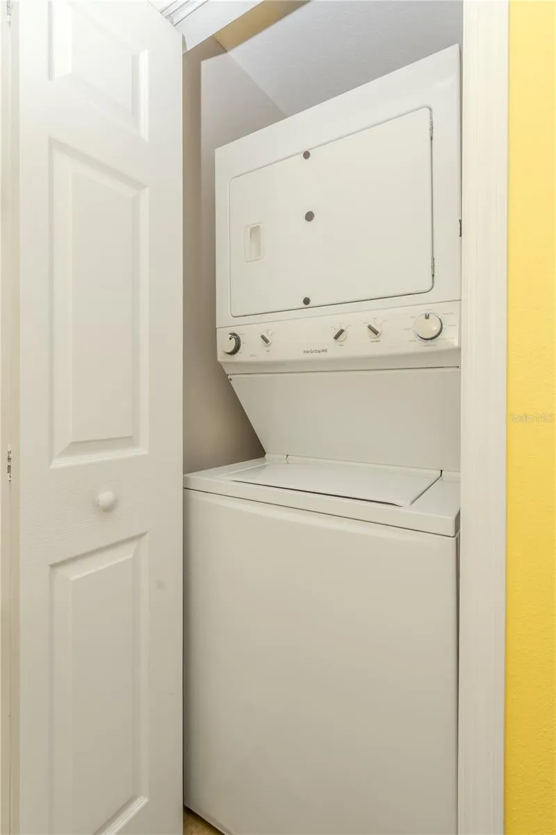 IN-UNIT WASHER/DRYER COMBO