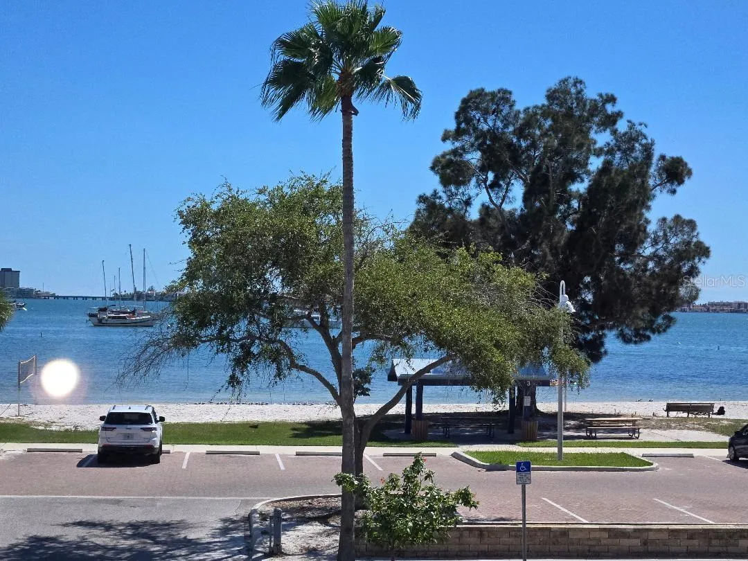 BEACH/PARK DIRECTLY ACROSS THE STREET