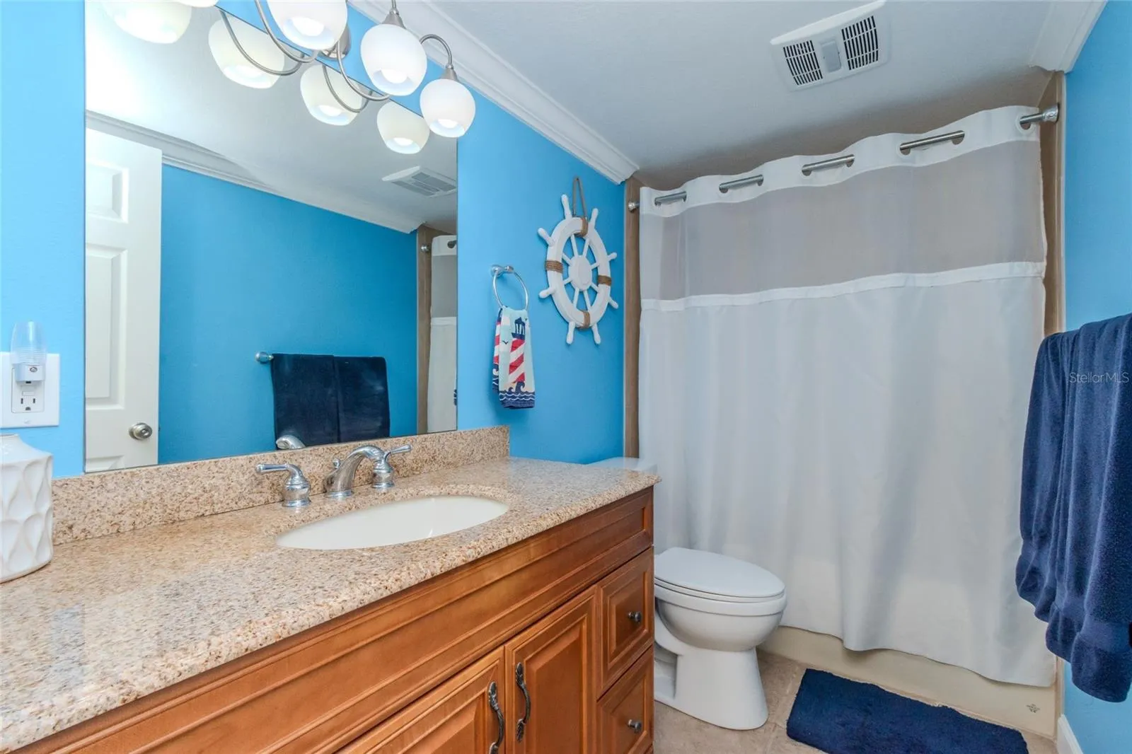 BIG GUEST BATHROOM