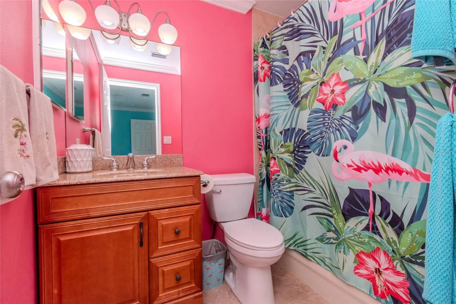 FUN AND COLORFUL MASTER BATHROOM