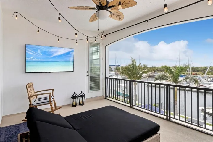 2nd floor Balcony