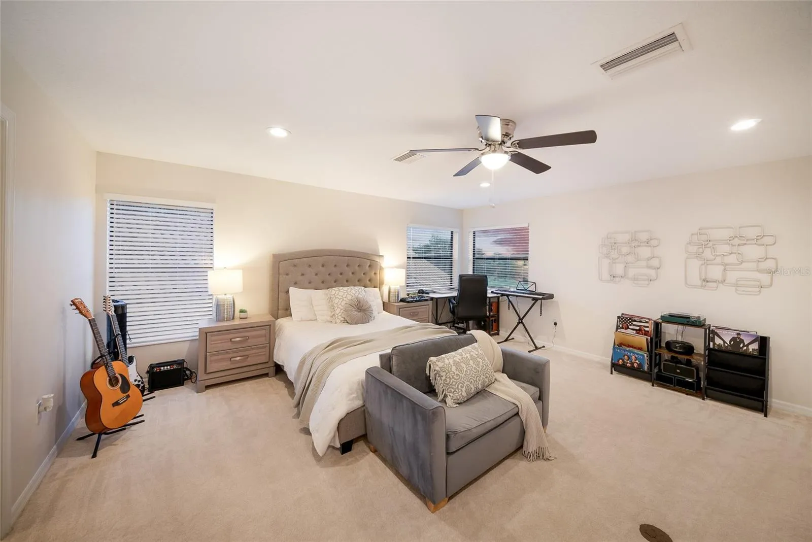 Upstairs 4th Bedroom / Enclosed Bonus Room w/Ensuite Full Bath, waterview, build-in desk for extra office space at landing, and standard built-in closet.