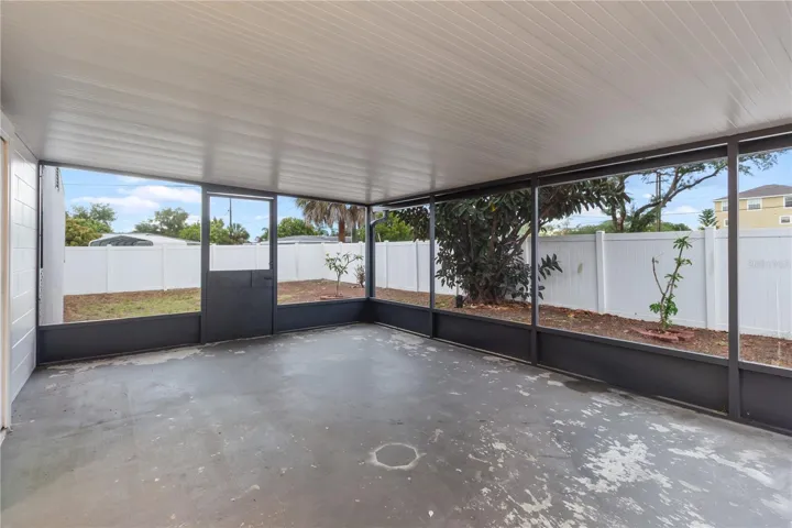 Large Lanai