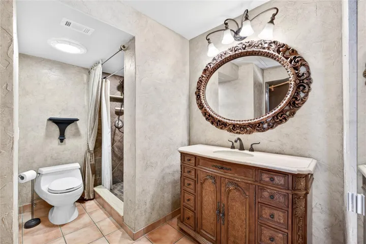 Primary ensuite.