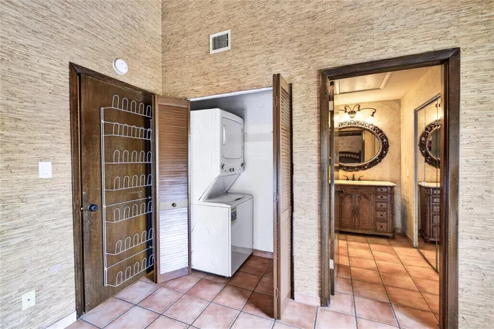 This unit comes with a laundry closet.