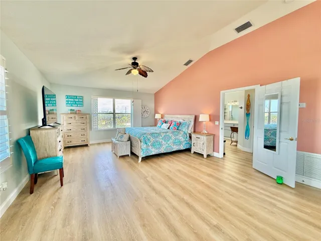 3rd Floor Suite