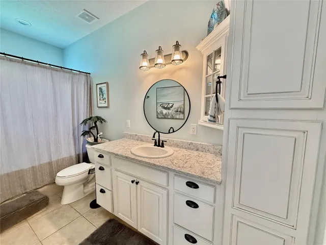 1st Floor Bath