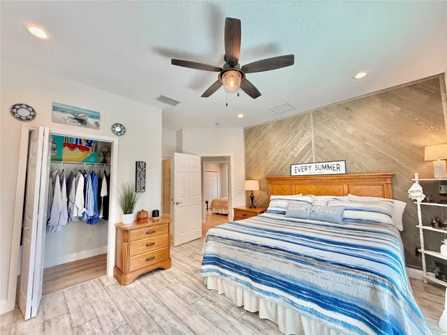 1st Floor Guest Room