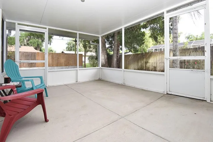 Large, inviting area for your morning coffee.