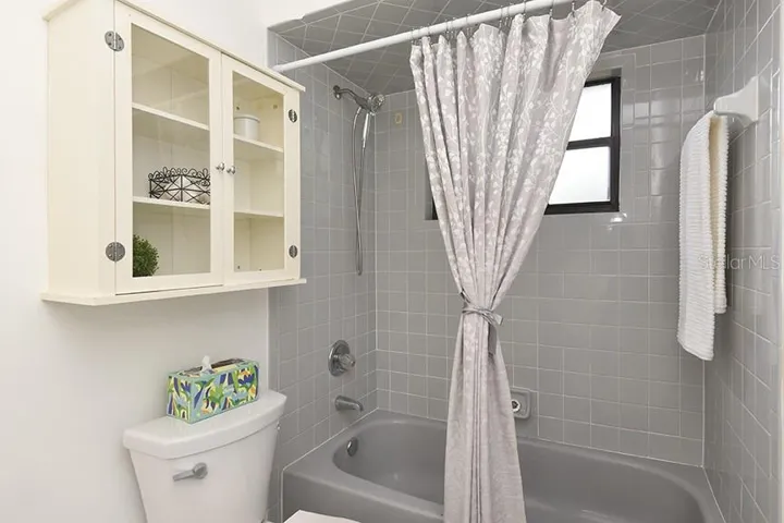 Shower/tub combo