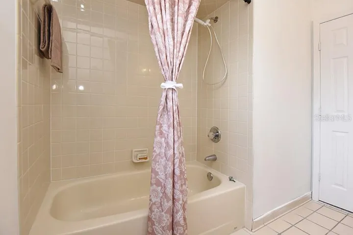 Shower/tub combo