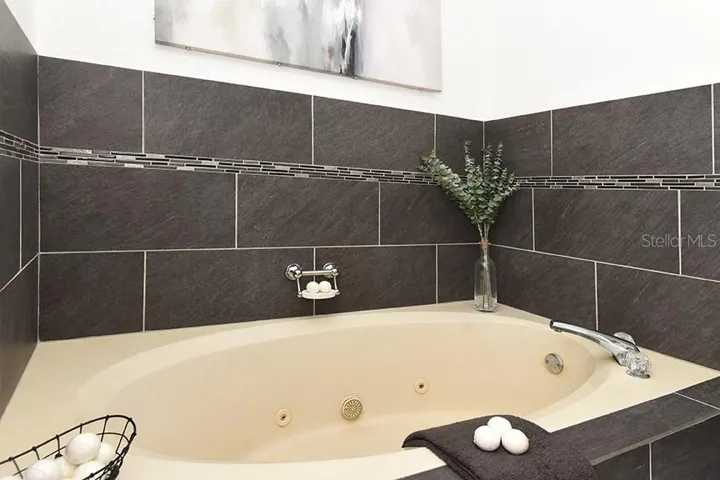 Garden tub