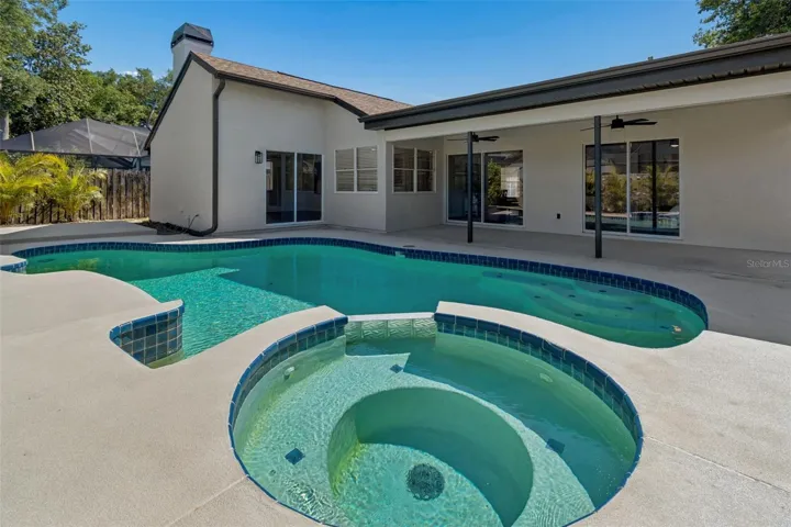 Swimming Pool with Spa