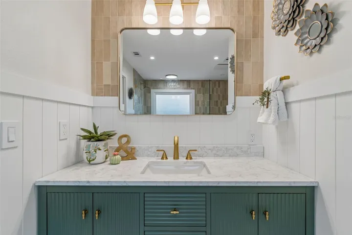 Master Vanity