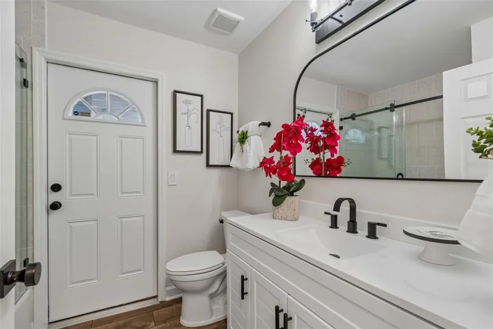 2nd Full Bathroom