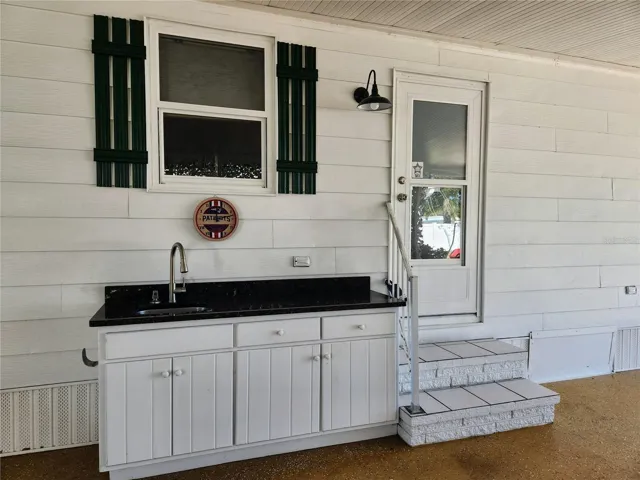 outdoor kitchen