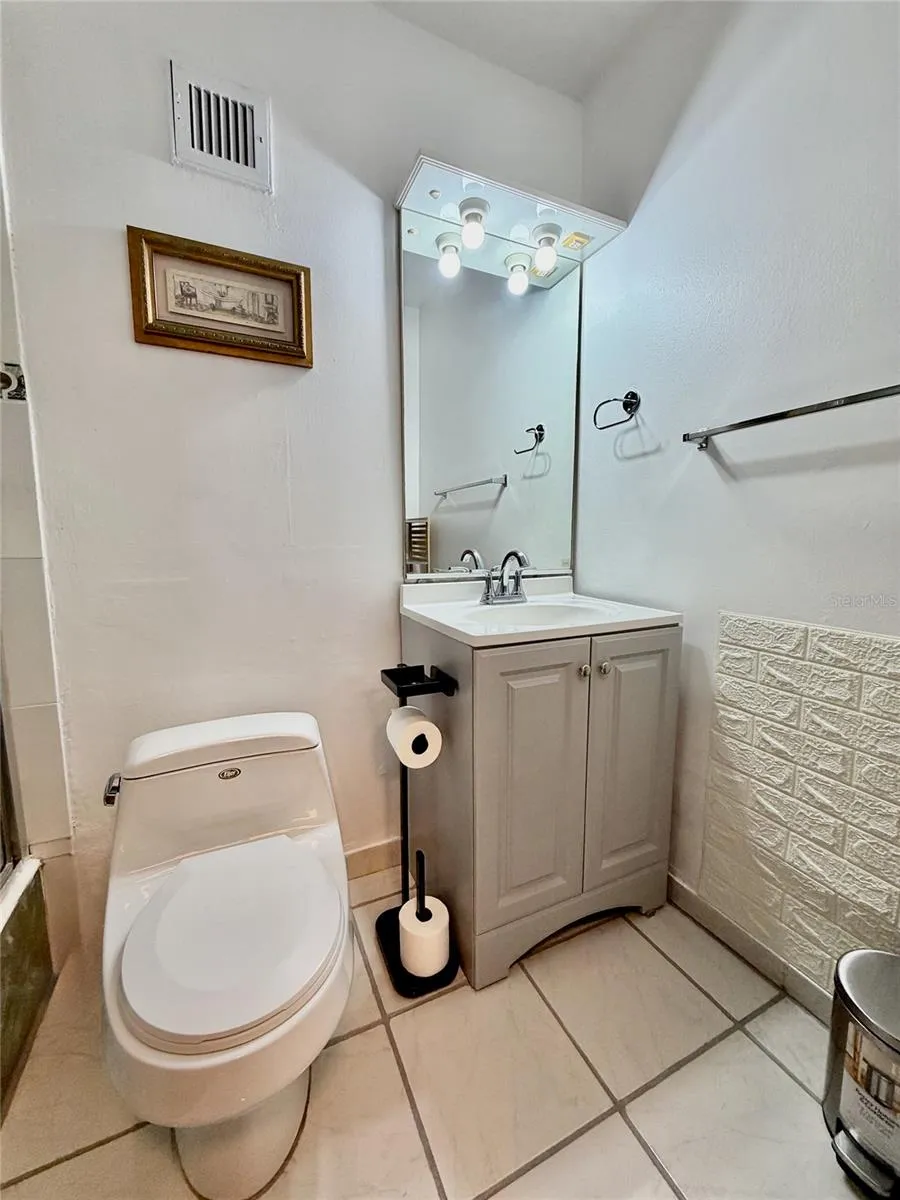 full bathroom