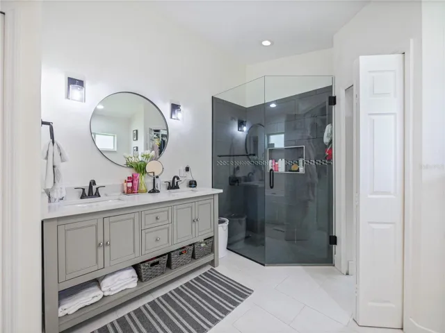 Main bathroom