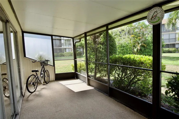Spacious Lanai