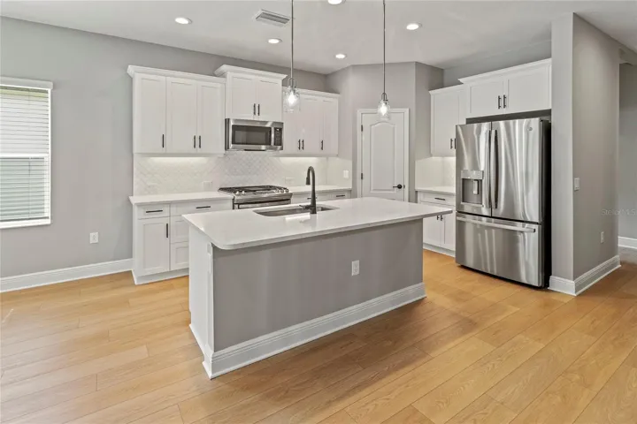 Kitchen island with breakfast bar