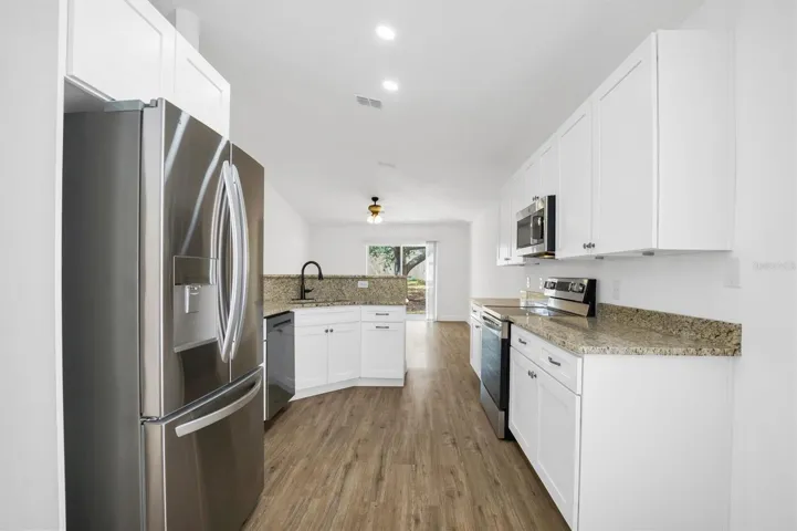Kitchen – Stainless Steel Appliances