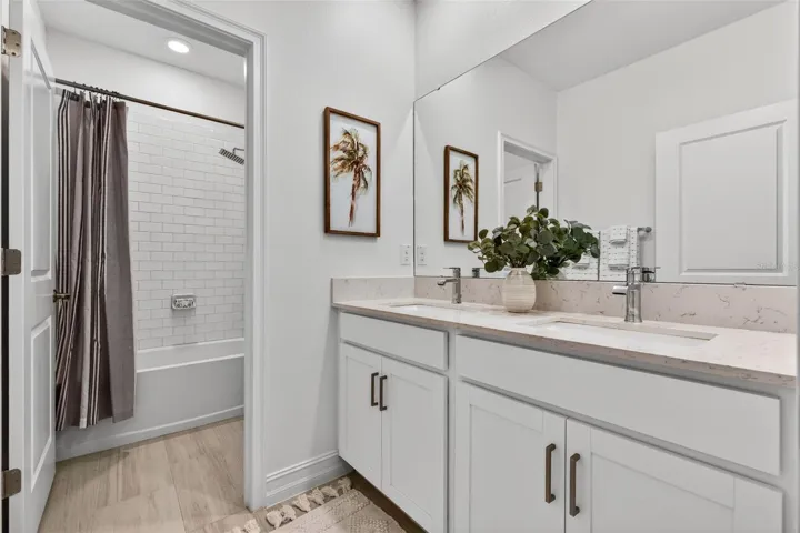 Upstairs hall bath