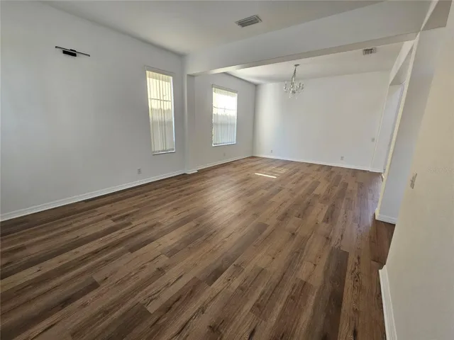 Living/dining room