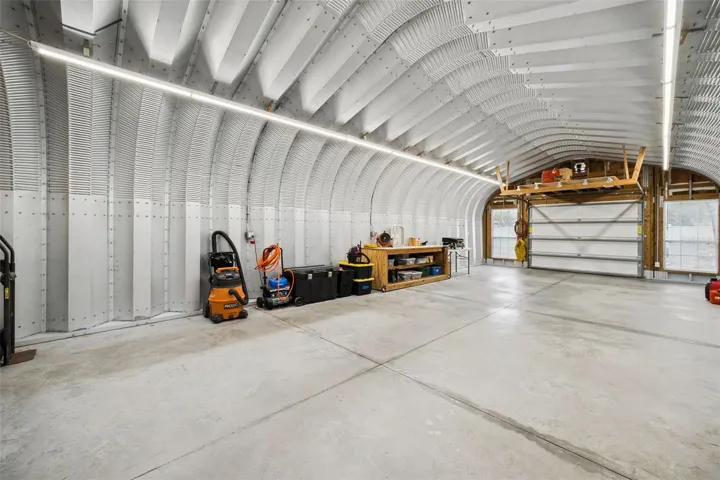 Detached Metal Building/Garage