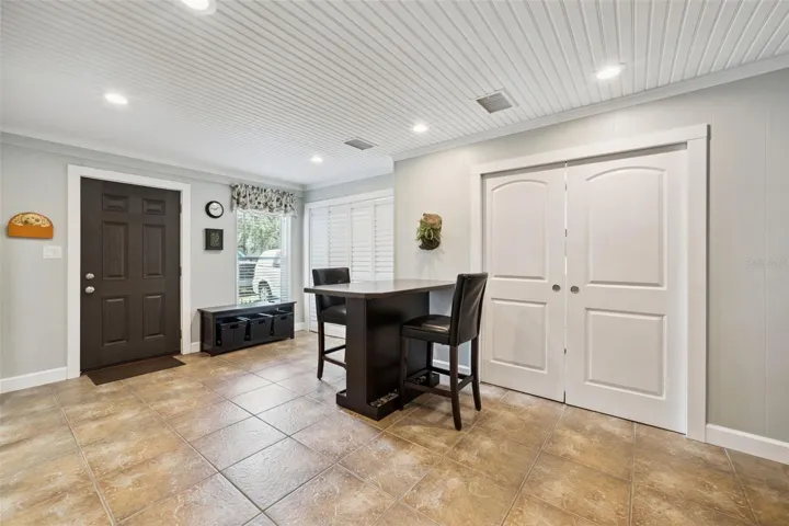 Foyer & Office/Flex Space