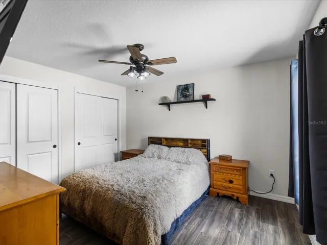 MIL suite bedroom