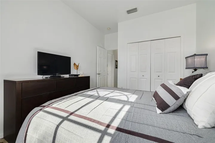 Guest bedroom