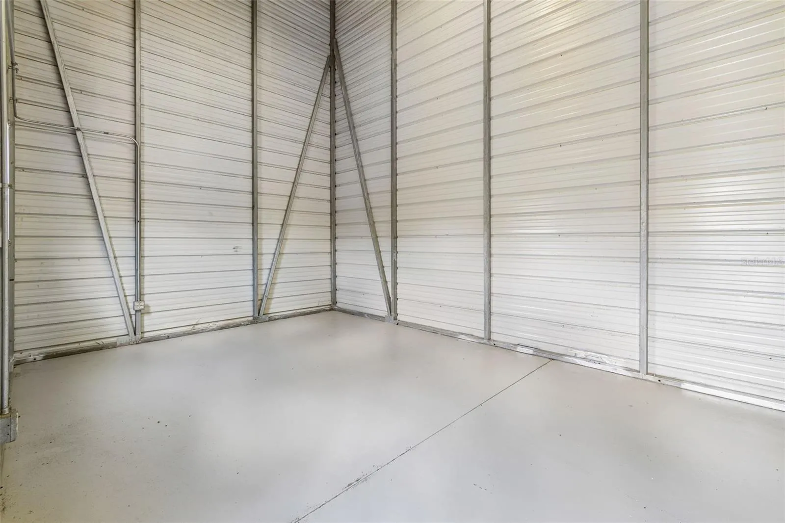 WORKSHOP GARAGE