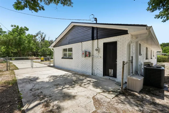 Drive way 2 and Parking Pad with Entrance through Laundry Room
