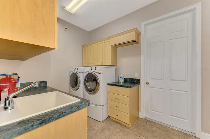 Laundry Room (17X8)