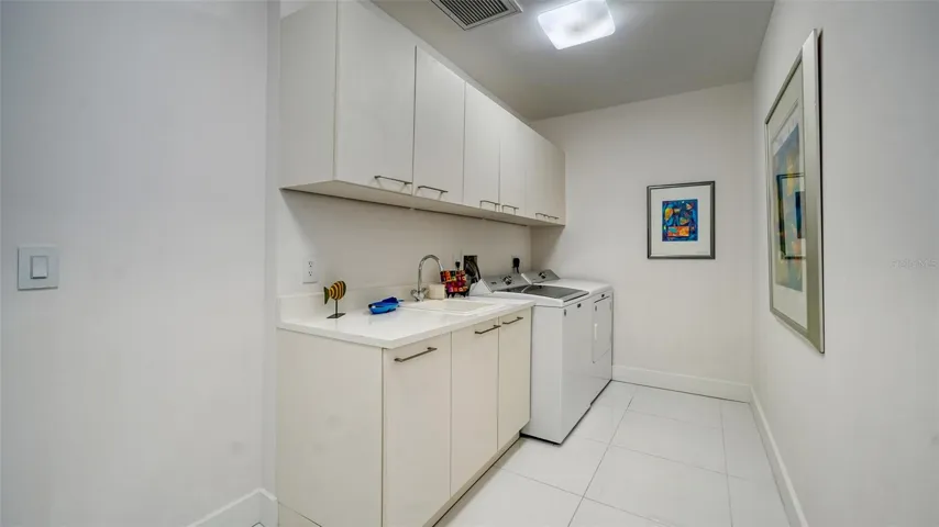 Laundry room 15 X 8