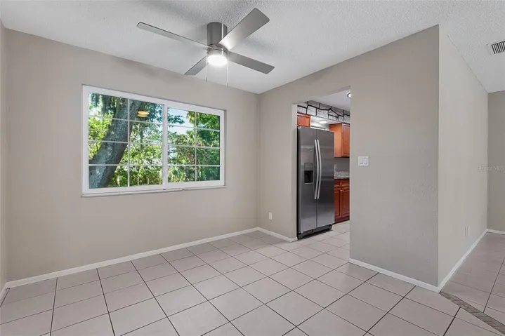 Dining room to kitchen