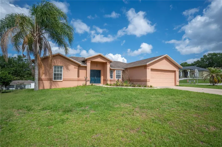 South Lakeland home with fenced back yard