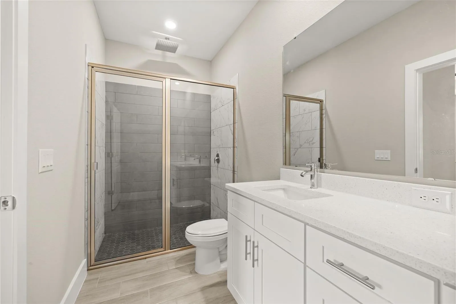 Primary Bathroom (2)