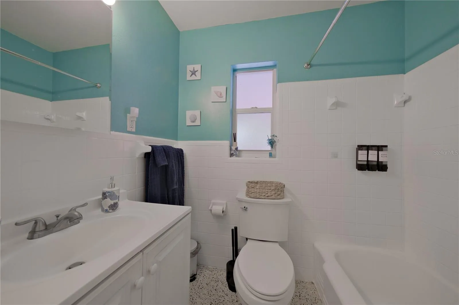 Unit B Bathroom