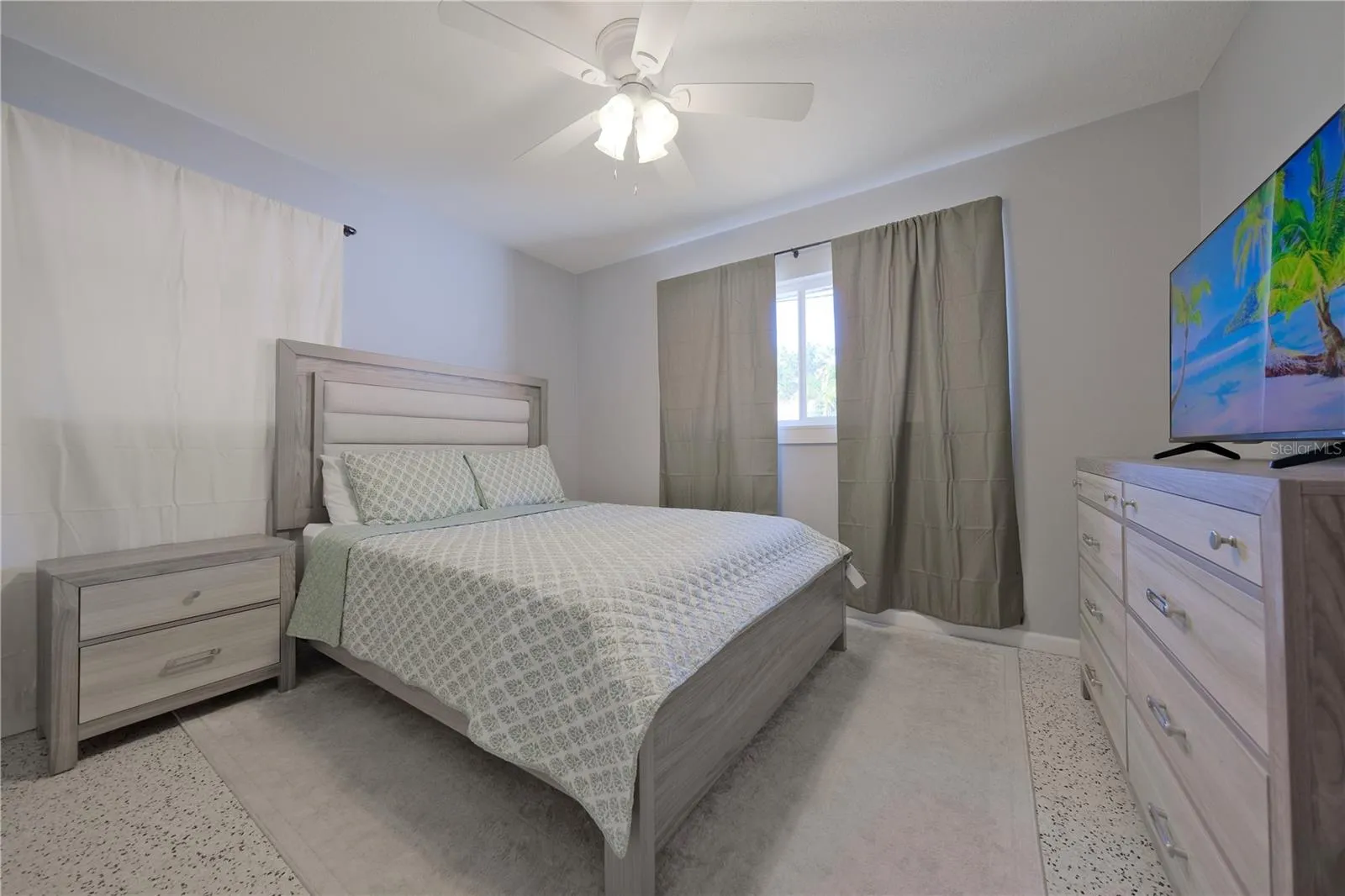 Unit B Bedroom 2