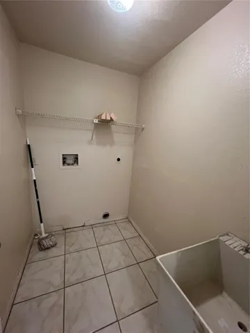 washer dryer/laundry room